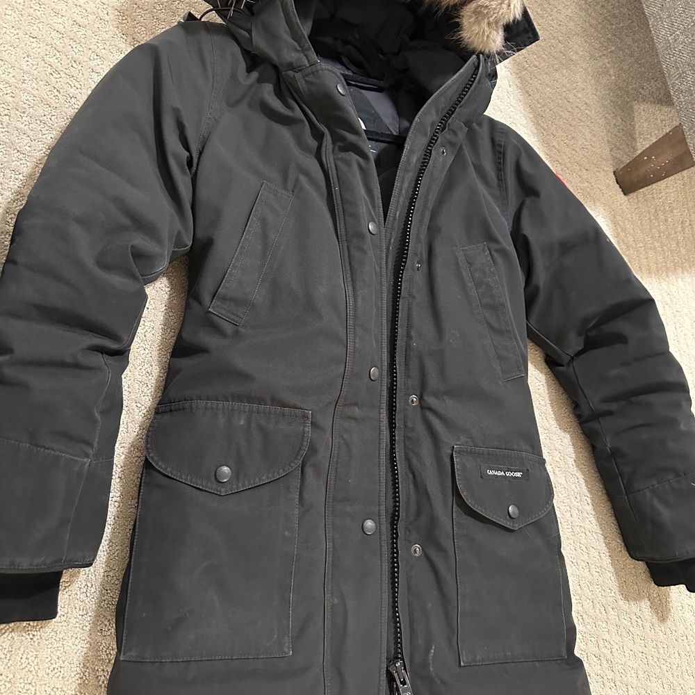L- Canada Goose women’s parka
